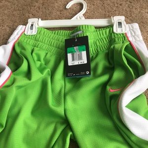 📌New Nike Girls athletic pants size XL
